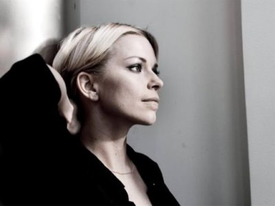 Read more about the article Petra Marklund: ‘Händerna Mot Himlen’ (Alex Lamb remix)