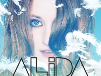 Read more about the article Alida: ‘Feathers’