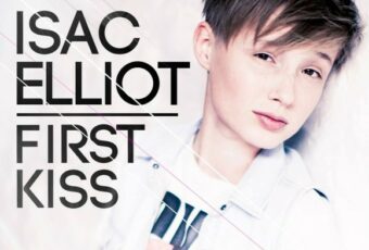 Isac Elliot: ‘First Kiss’