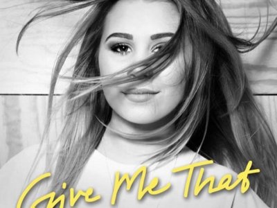 Read more about the article VIDEO: Lisa Ajax – ‘Give Me That’ (live)