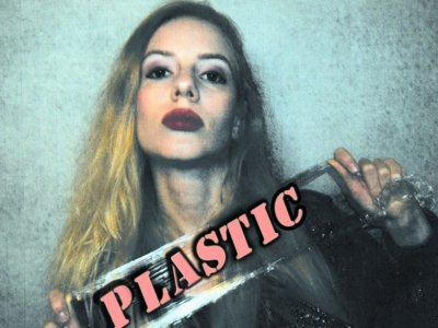 Read more about the article INTRODUCING: Emily Frost – ‘Plastic’