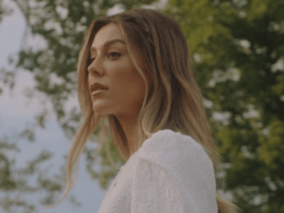 Read more about the article SONG: Bianca Ingrosso – ‘Blomstertid’