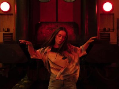 Read more about the article SONG: Sigrid – ‘Burning Bridges’ (Initial Talk remix)