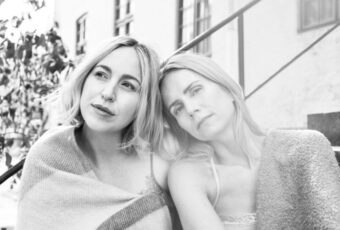 SONG: Charlotte Qvale & Margaret Berger – ‘Play On’