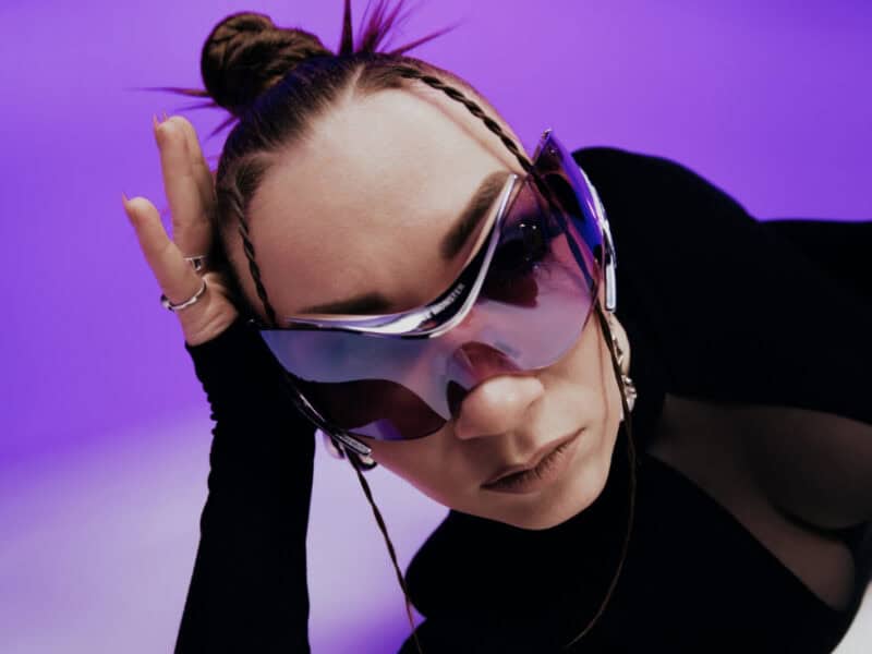 Read more about the article ALBUM: BESS – ‘ULTRAVIOLETTI’