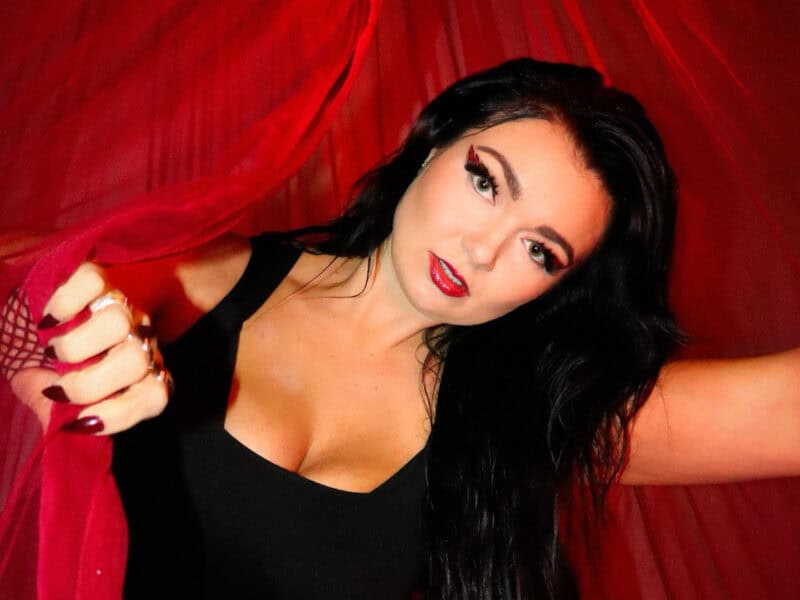 Read more about the article SONG: Neea River – ‘Volcano’