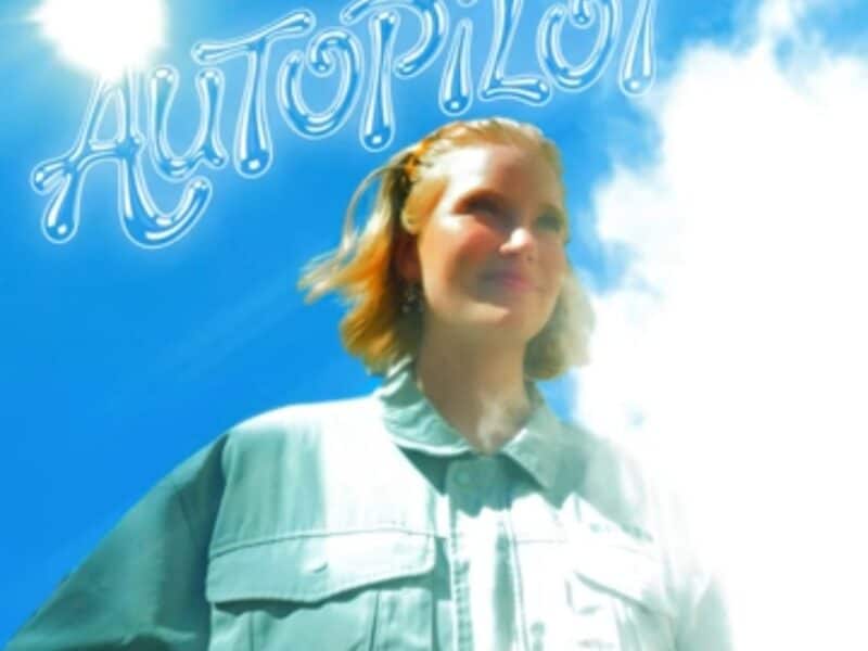 Read more about the article SONG: Clara Elise – ‘Autopilot’