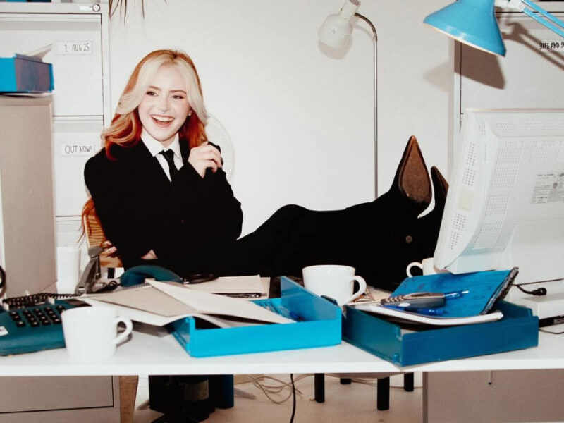 Read more about the article SONG: Saga Ludvigsson – ‘Safe and Sorry’