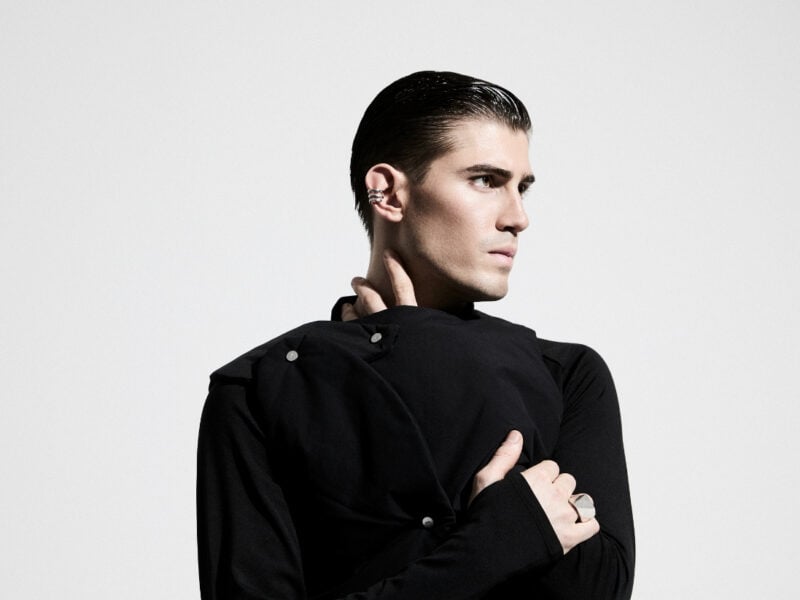 Read more about the article Robin Packalen – ‘1001 Tapaa’