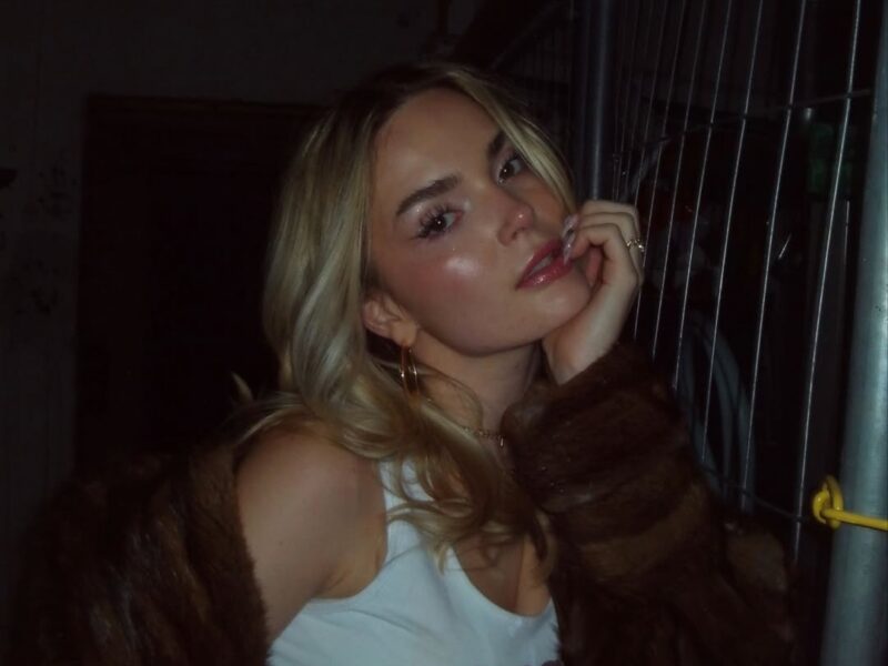 Read more about the article HEY SOFIA – ‘Sad Girl Shit’