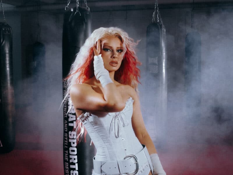 Read more about the article Norae – ‘Hit Me Baby…’