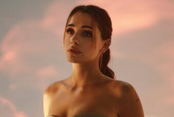 Victoria Nadine – ‘Bruised’